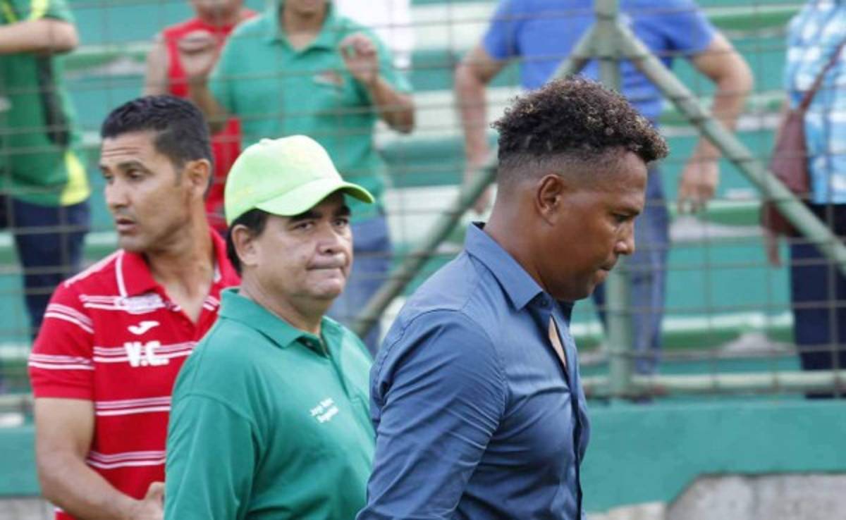 VIDEO: La afición de Marathón insulta a Carlos Pavón tras el empate con Real Sociedad