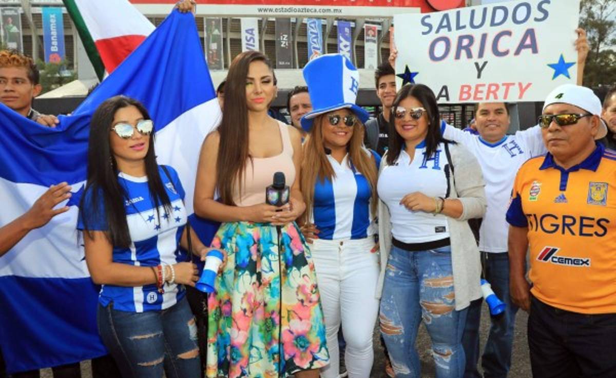 Hondureños ya se hacen sentir en el estadio Azteca