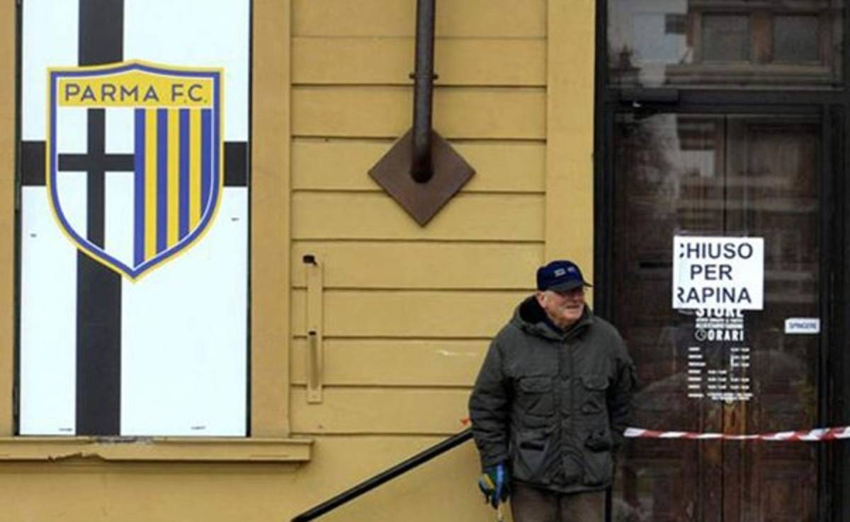 Declaran al equipo Parma de Italia en bancarrota