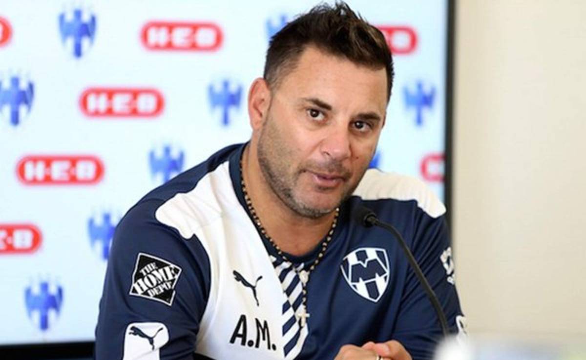 El futuro del Turco Mohamed en Monterrey es incierto tras eliminación en Concacaf