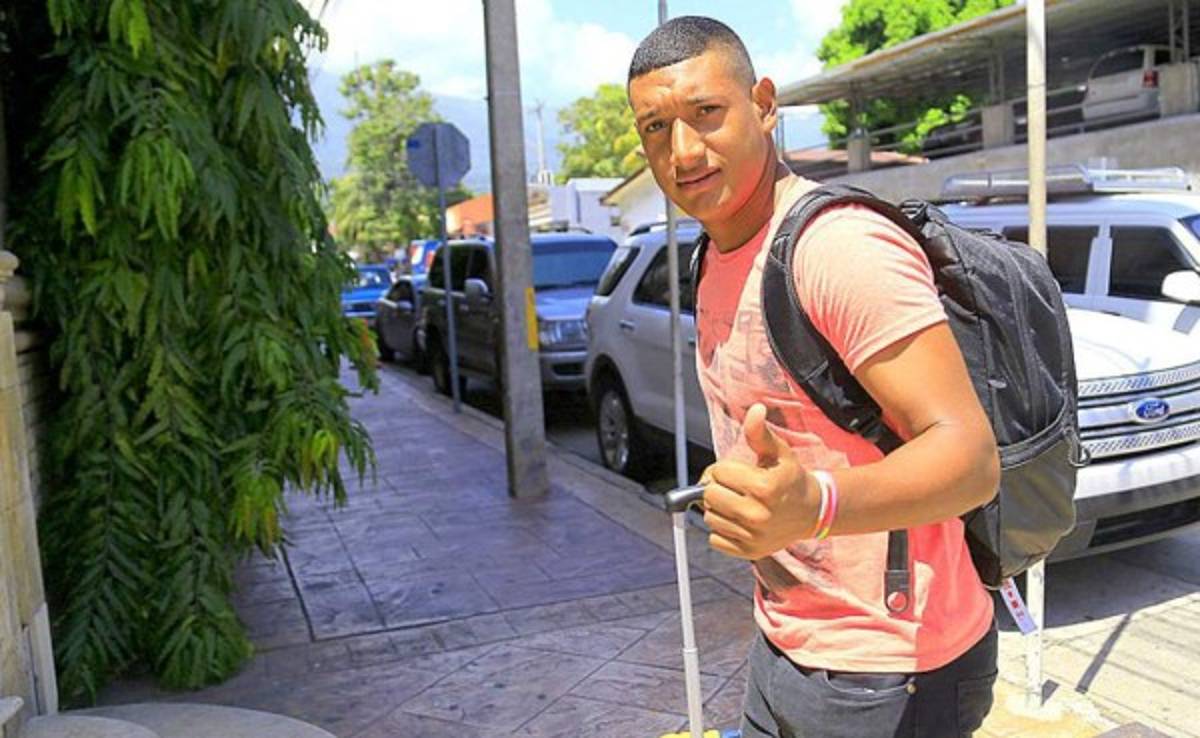 Bryan Acosta, el titularísimo con Jorge Luis Pinto en Honduras