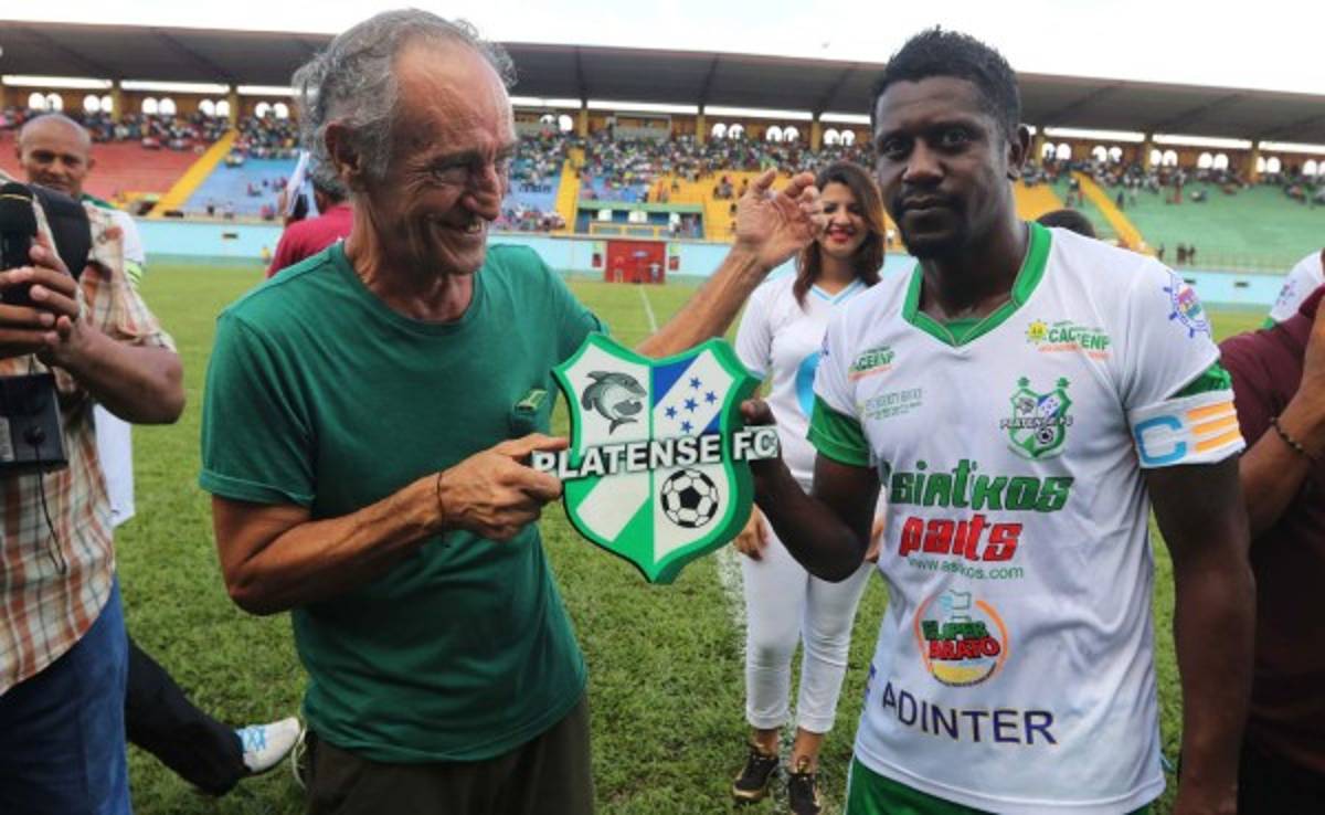El Platense entregó reconocimiento al Padre Alberto Gauci