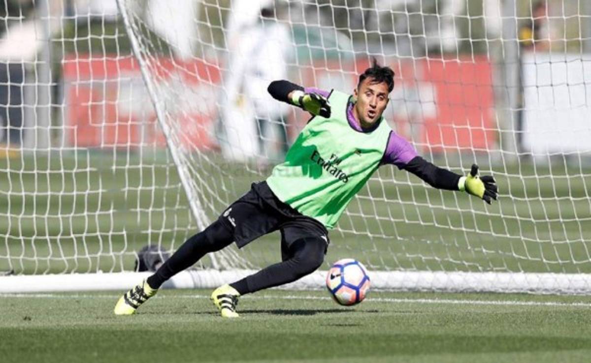 Medios españoles especulan sobre tuit de Keylor Navas