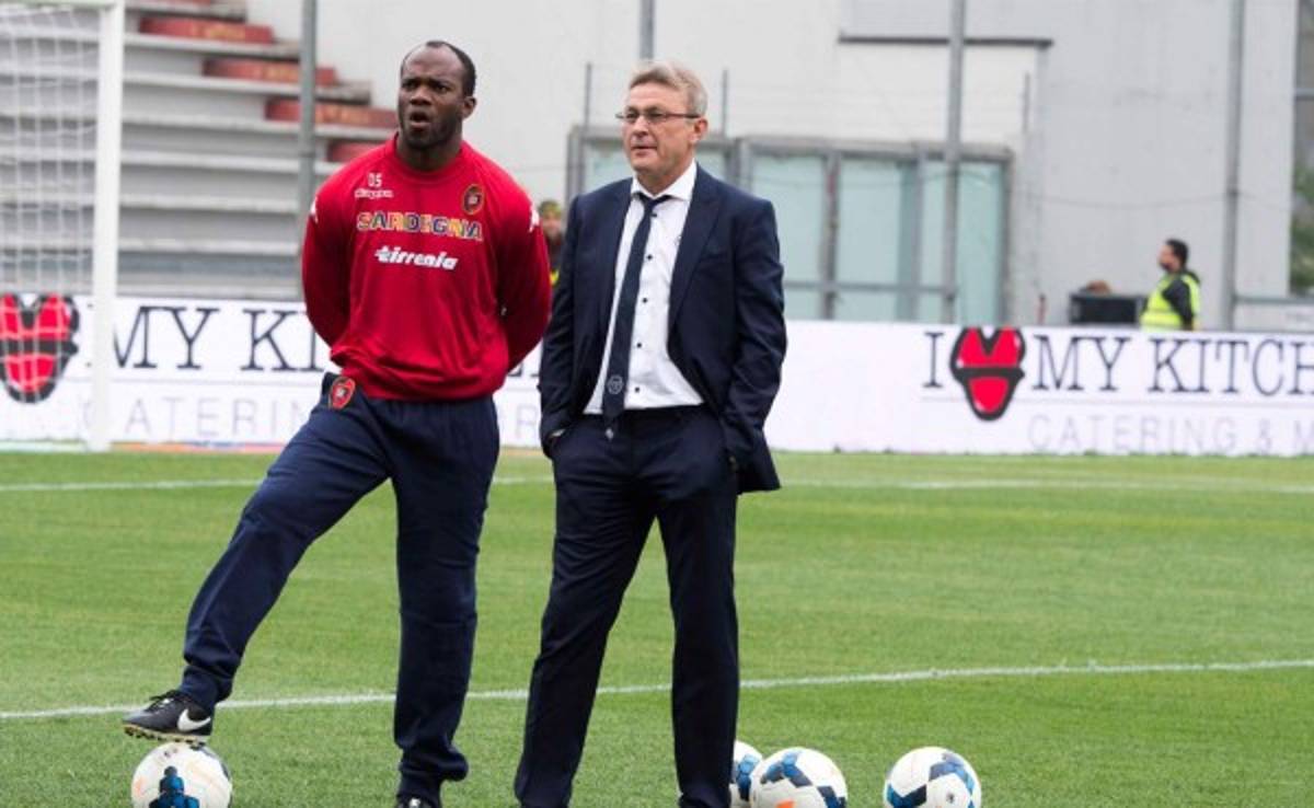 ¡Vuelve a sonar el nombre de David Suazo para dirigir al Cagliari!