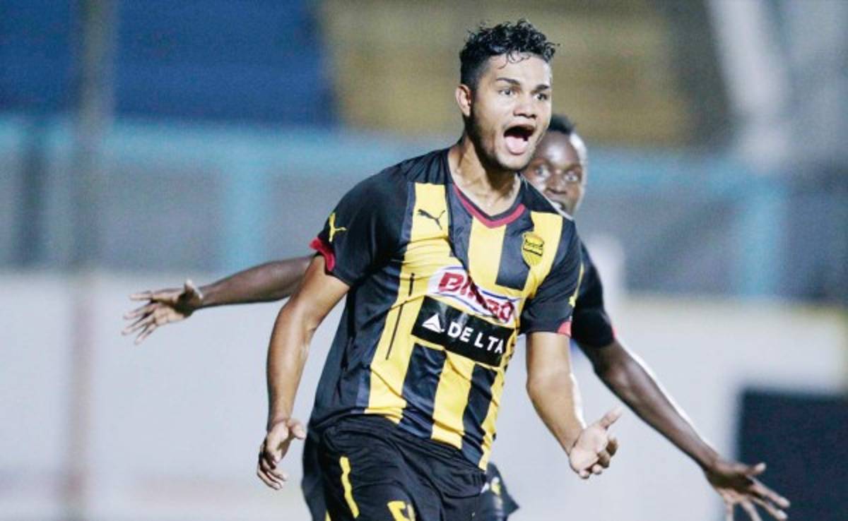 Darwin Arita, un copaneco que se abre paso en la Liga