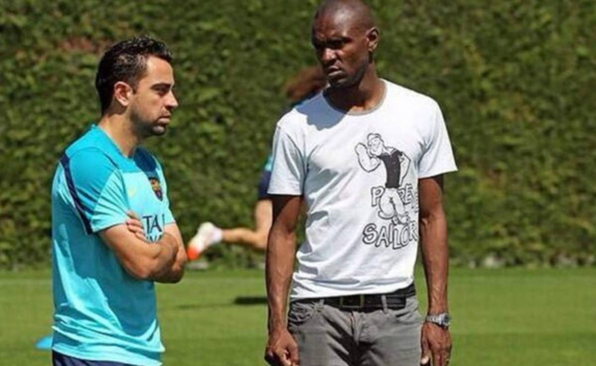 Eric Abidal de visita en entrenamiento del Barcelona