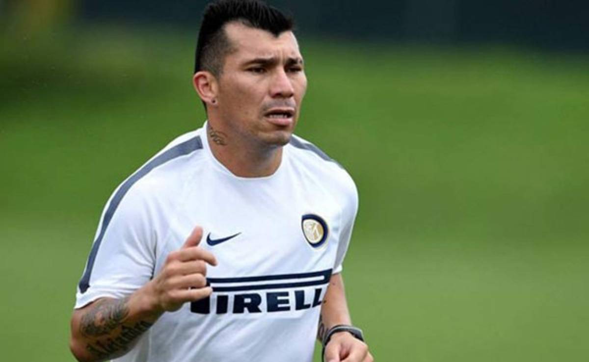 Gary Medel cambiaría su posición de juego por ser titular en el Inter