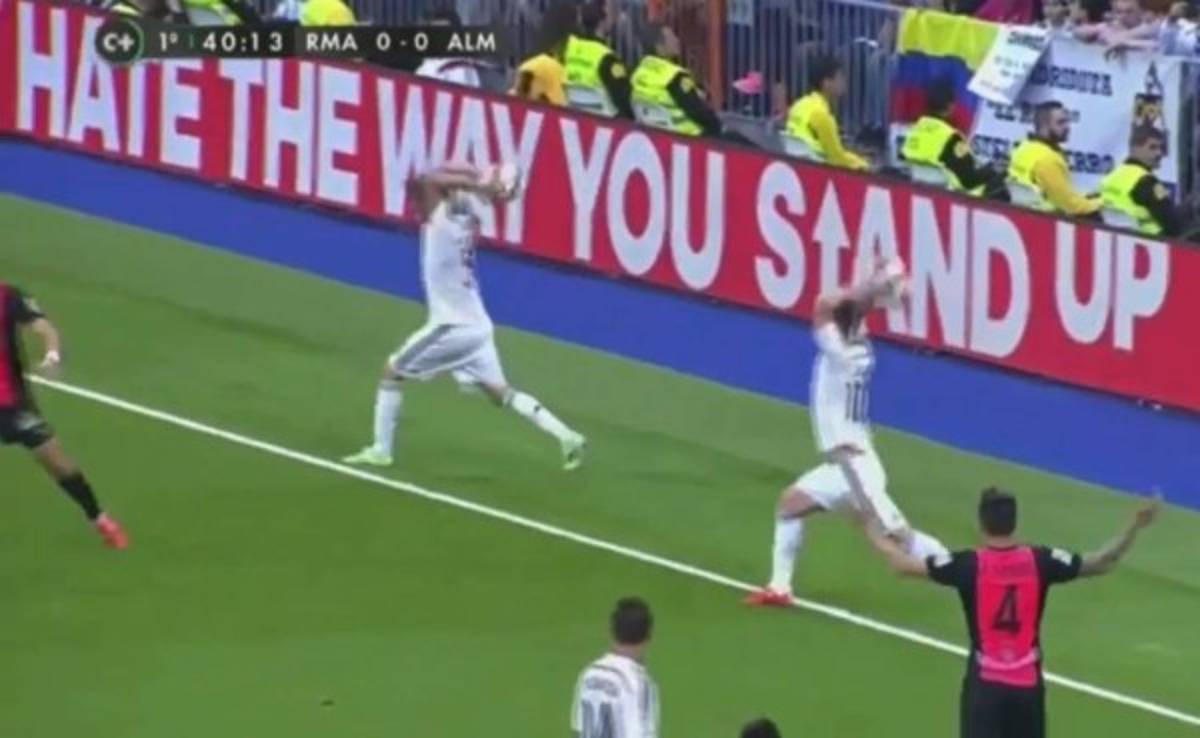 VIDEO: Insólito saque de banda doble de James y Coentrao