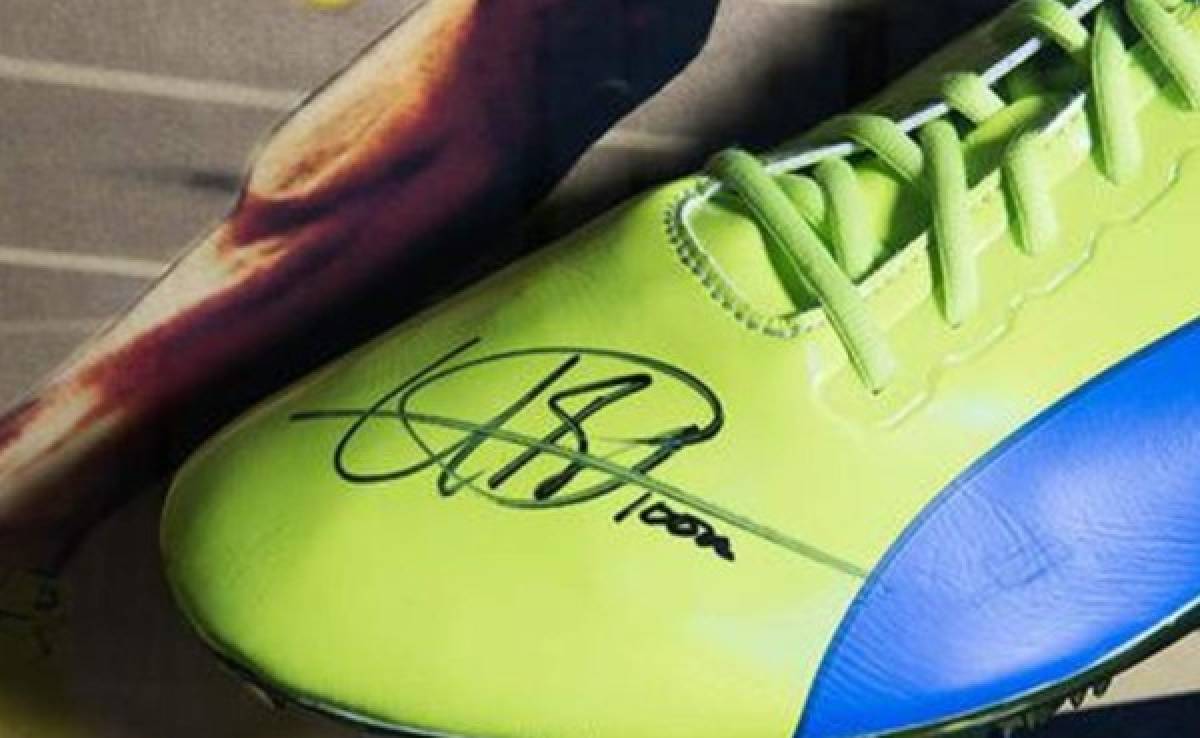 Pagan 16.000 dólares por una zapatilla firmada por Usain Bolt