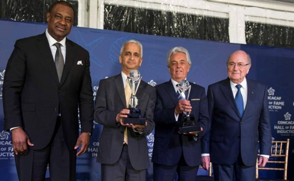 Blatter cree que Concacaf debería tener 4 plazas directas al Mundial