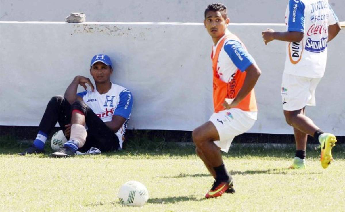 ¡ALARMA! Donis Escober no termina práctica de Honduras por lesión