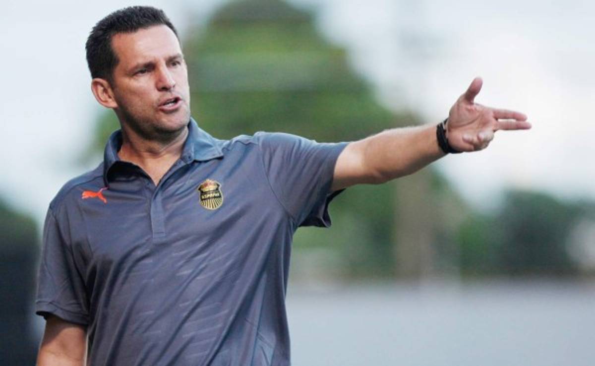 Javier Delgado dirigirá al 'Chino' Discua en el Alajuelense de Costa Rica