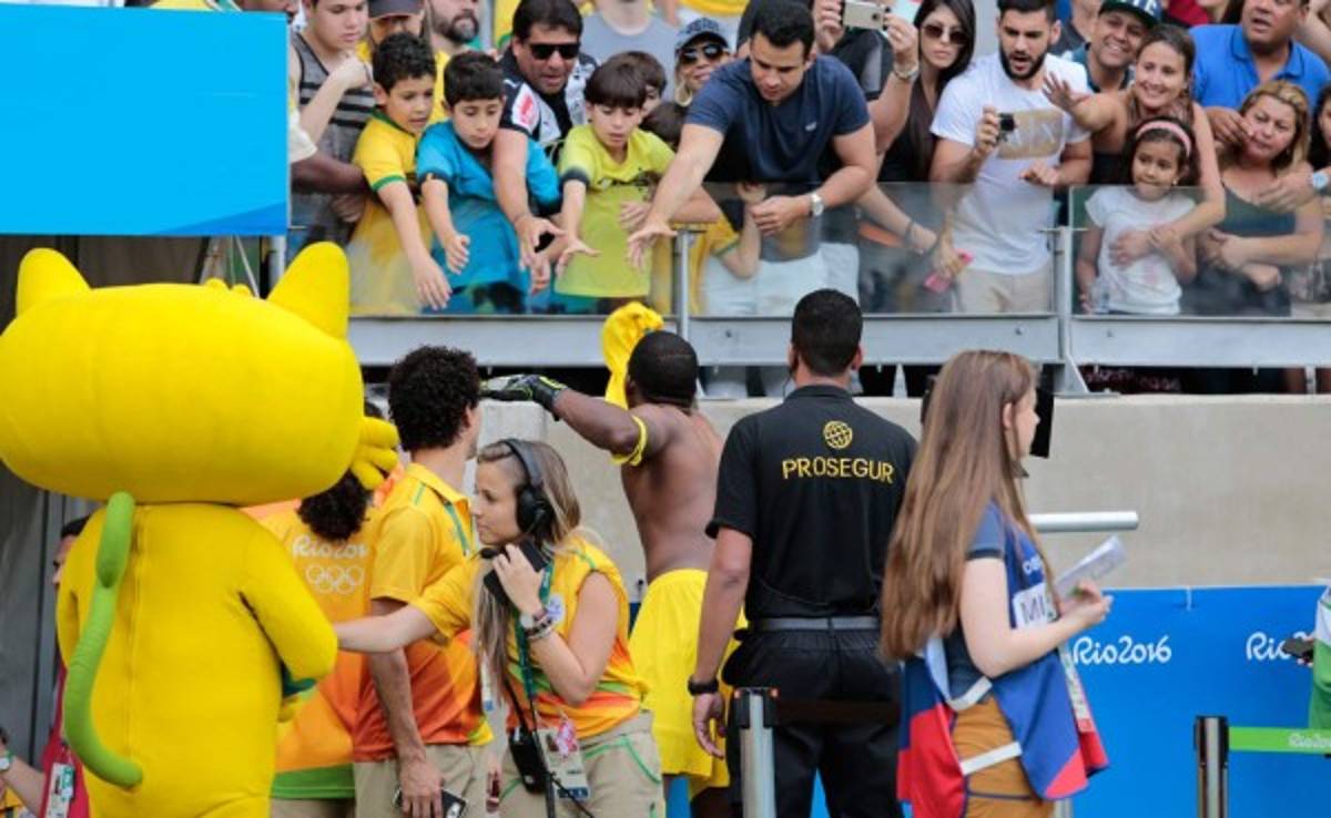 El gesto de 'Buba' con Gabriel, el pequeño torcedor brasileño