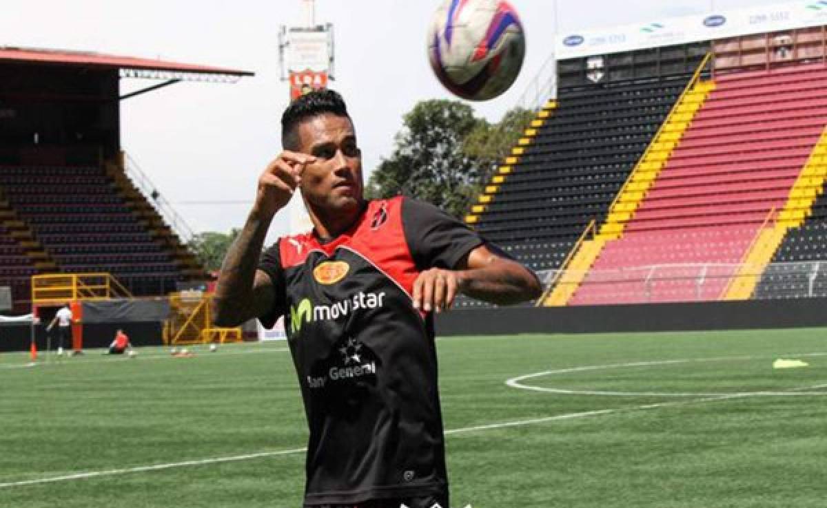 El 'Chino' Discua debutará con Alajuelense ante Saprissa