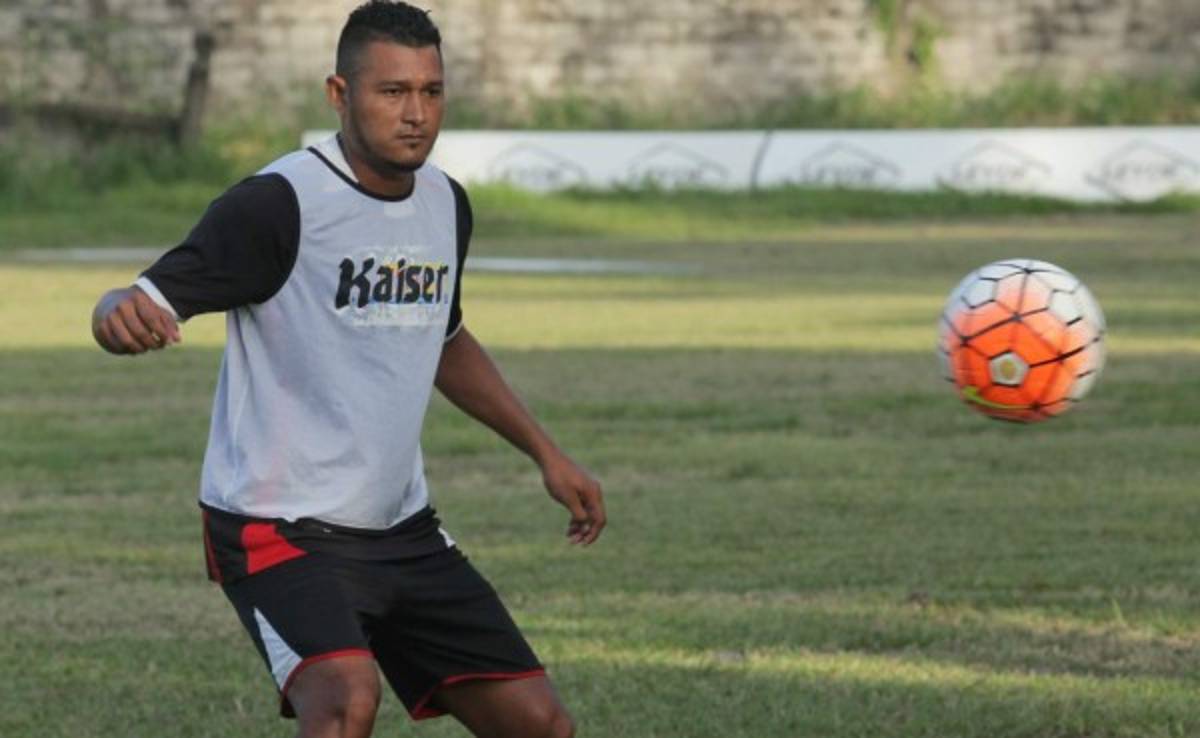 El delantero Juan Manuel Munguía se suma al Victoria