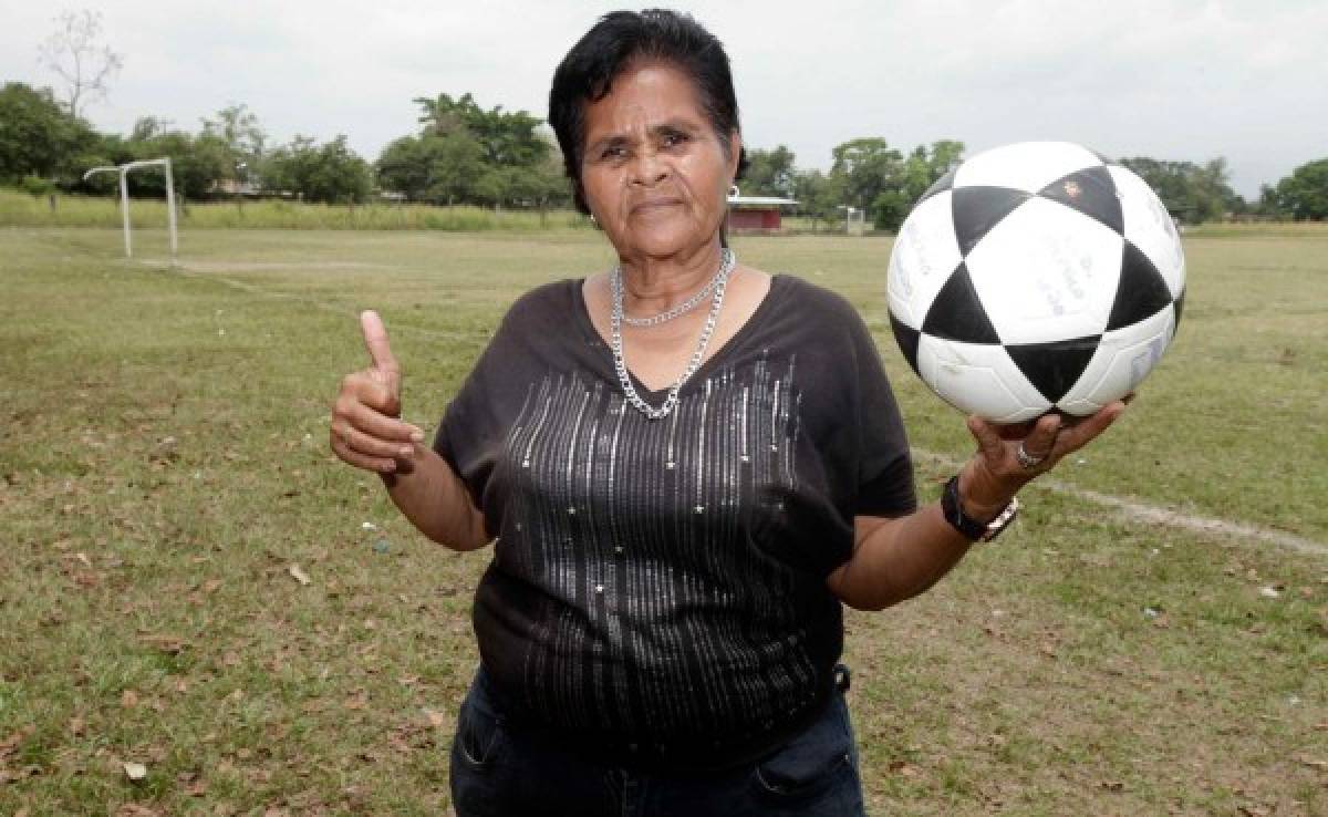 Doña Antonia Lara, la madre del fútbol en La Lima