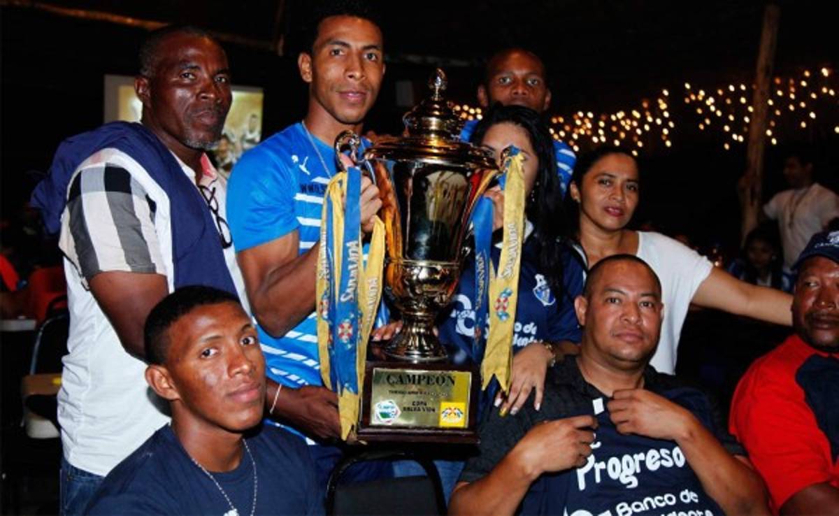 El festejo de campeón del Honduras Progreso en el que se valía 'chupar'