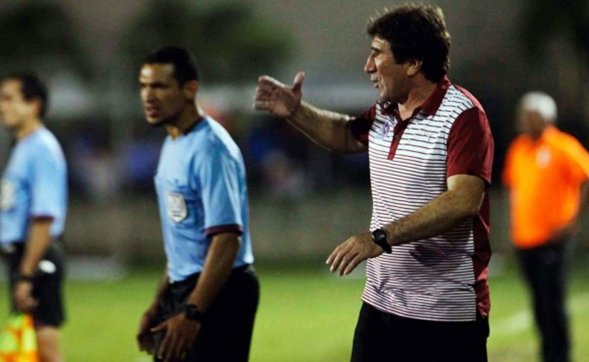 Vargas: 'Me llamaron los directivos y me dijeron que no arriesgara a Elis'