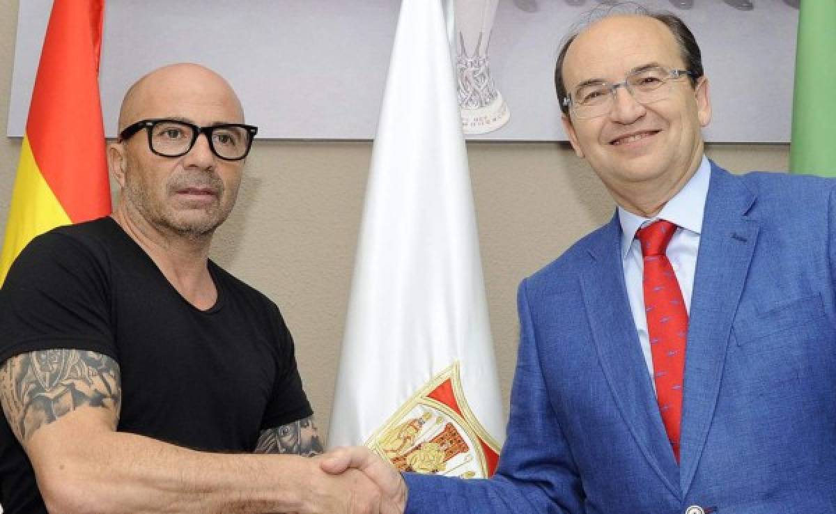 El técnico Jorge Sampaoli reaparece y firma con el Sevilla de España