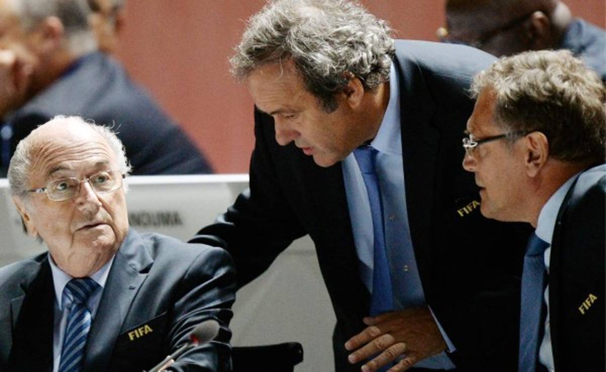 El Comité de Ética suspende a Blatter, Platini y Valcke