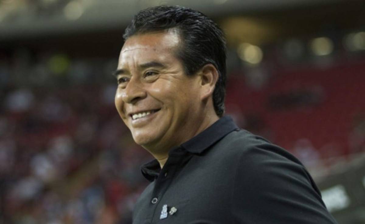 Mundialistas, interinatos y pruebas: Los 27 entrenadores que ha tenido Chivas en la era de Jorge Vergara