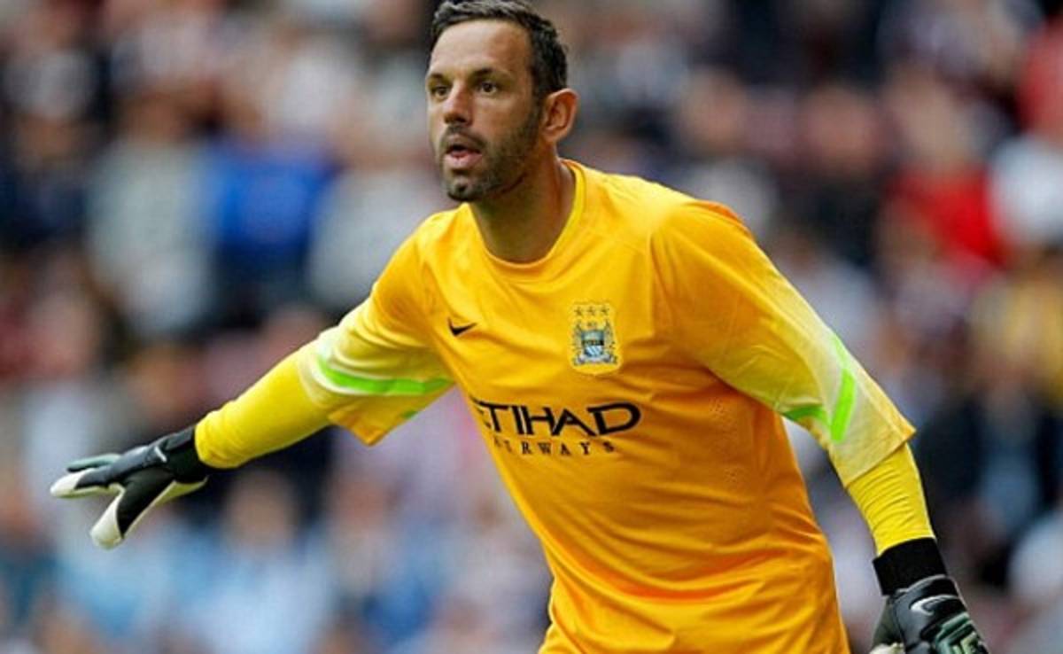 Manchester City convoca a portero que no juega hace nueve años