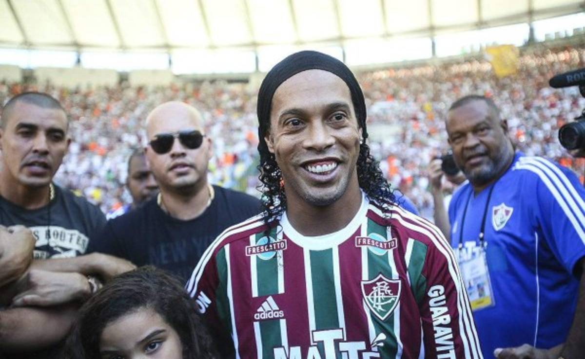Ronaldinho está acabando la paciencia de los aficionados del Fluminense