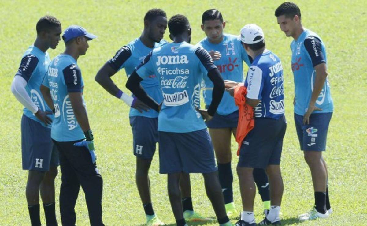 Expertos ven a Johnny Palacios de titular en el juego de Honduras ante Canadá