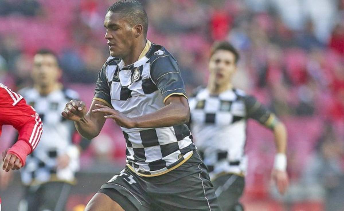 Clubes españoles, interesados en el hondureño Brayan Beckeles