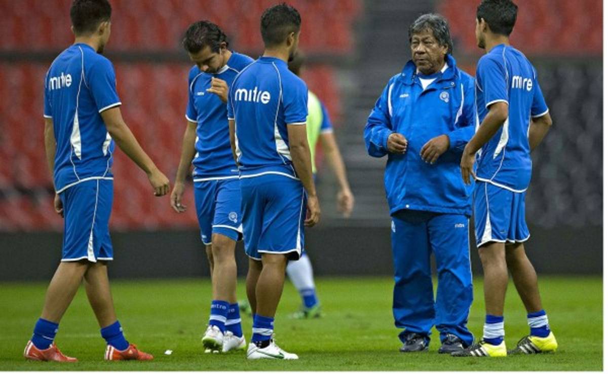 Primi Maradiaga convoca 10 legionarios para los juegos ante Honduras