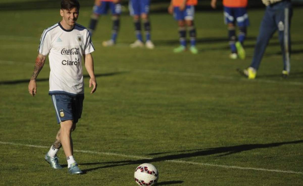 Messi realizó su primer entrenamiento con Argentina en Chile