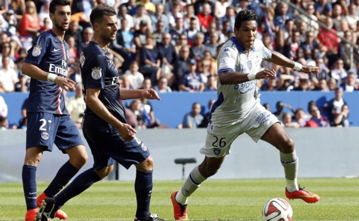 El Bastia condena agresión de Brandao a Thiago Motta