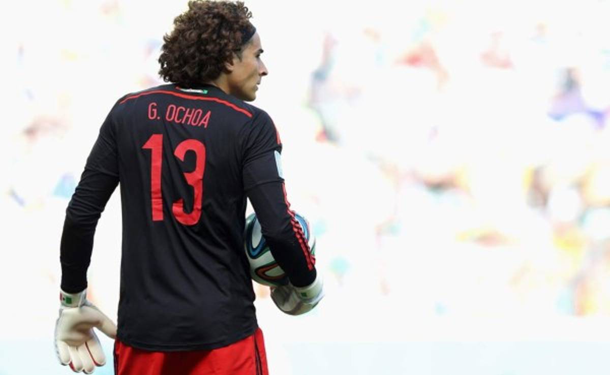 Mexicano Guillermo Ochoa ultima su fichaje con el Málaga