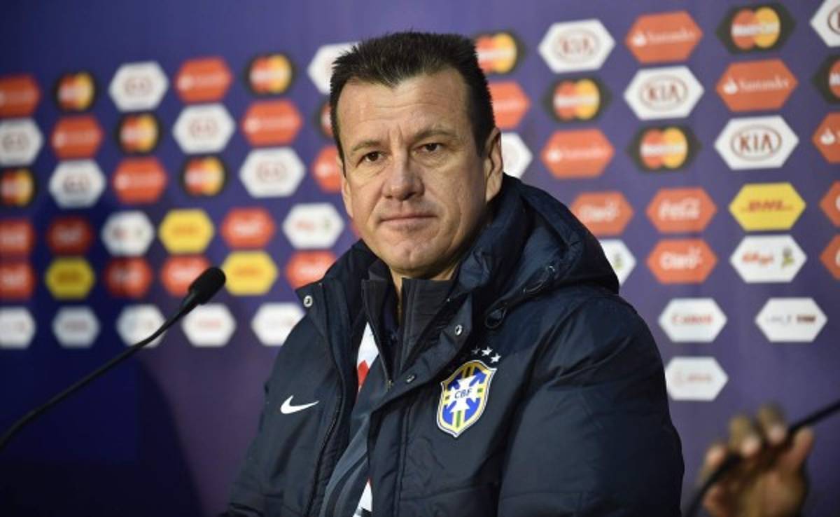 A Dunga no le preocupan los abucheos que recibió Brasil ante Honduras