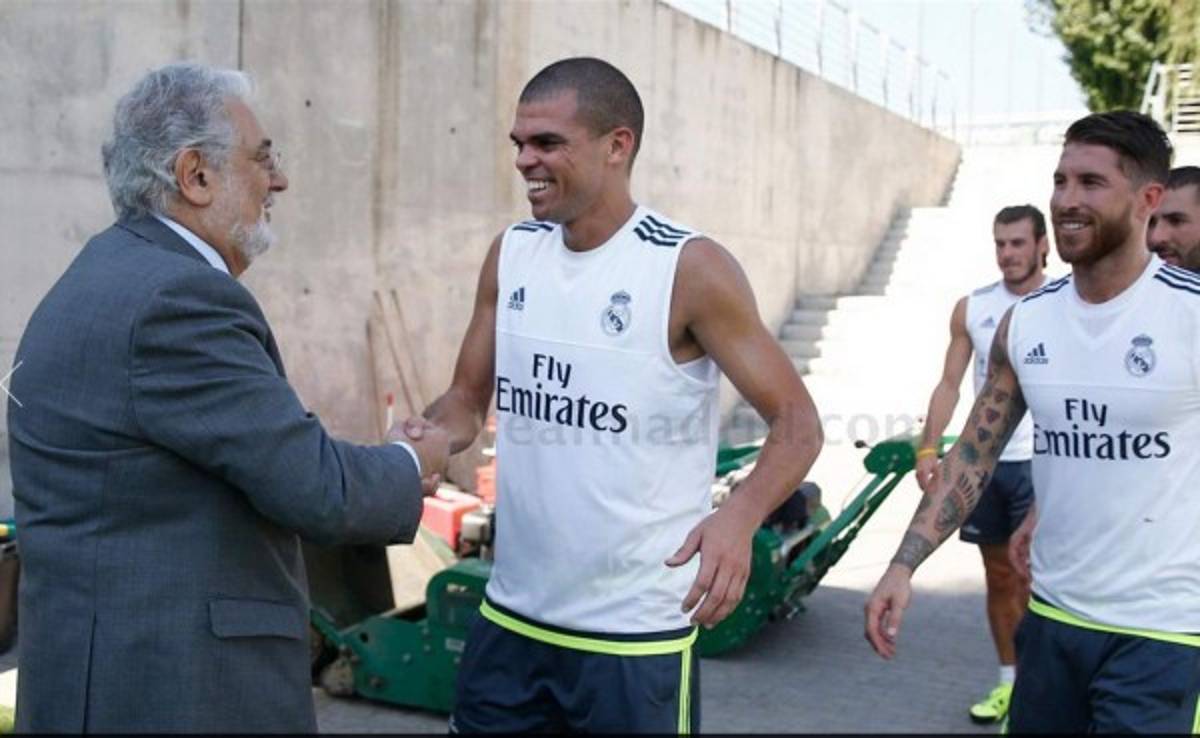 Real Madrid entrenó con la visita de Plácido Domingo