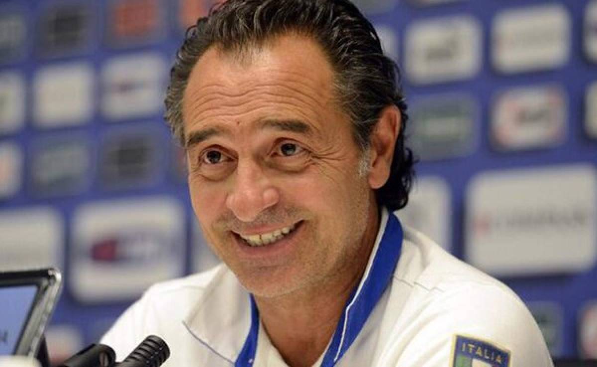 Cesare Prandelli renueva como técnico de Italia hasta 2016