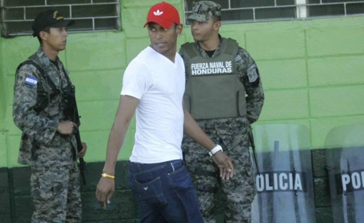 Costly a su tío: 'No había firmado contrato con Aris de Grecia'