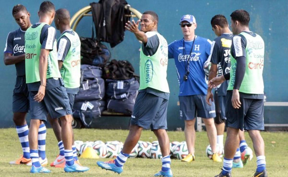 Rony Martínez: 'Es bueno tener competencia, el que ande mejor va a jugar'