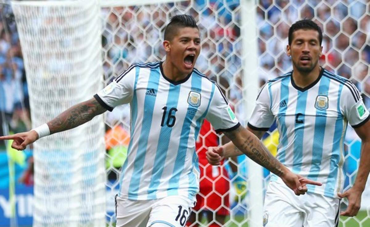 Manchester United contrata al argentino Marcos Rojo