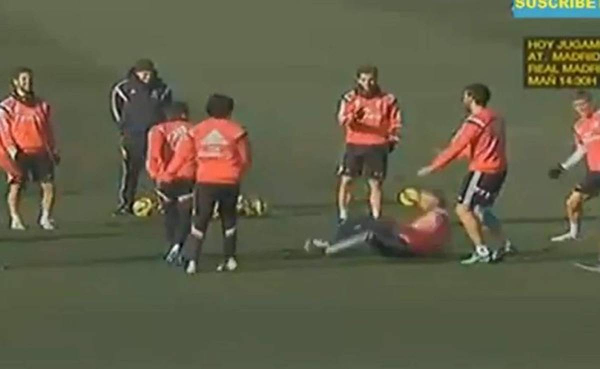 VIDEO: Chicharito humilló a Jesé en entrenamiento de Real Madrid