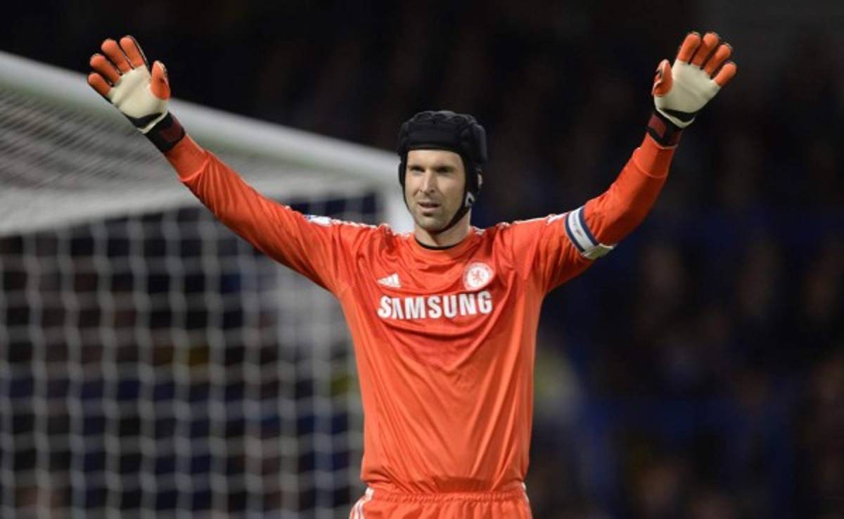 Petr Cech analiza abandonar el Chelsea la próxima temporada