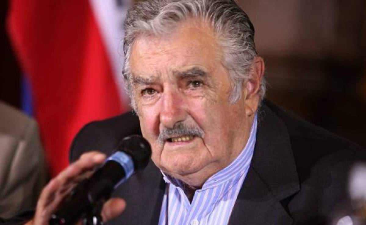 José Mujica llama 'viejos hijos de p...' a la FIFA