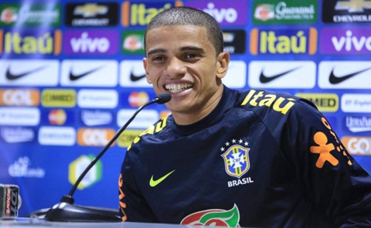 Taison sustituye a Douglas Costa en la selección de Brasil para los juegos eliminatorios