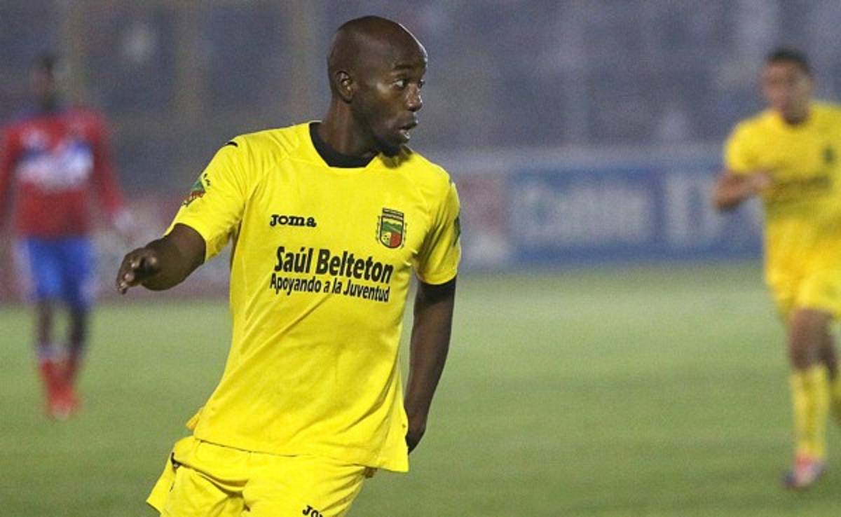 El delantero hondureño Henry Suazo está lesionado en Guatemala