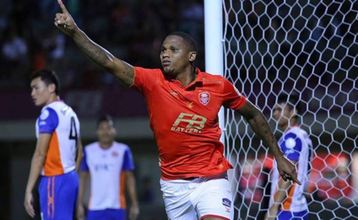 Los futbolistas que fueron convencidos para jugar en ligas exóticas, hondureños en la lista