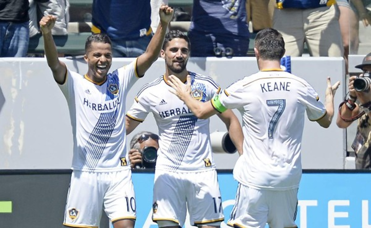 El Galaxy le da paliza al New York City de Pirlo y Villa