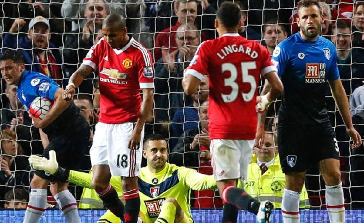 Manchester United se despide ganando, pero queda fuera de la Champions League