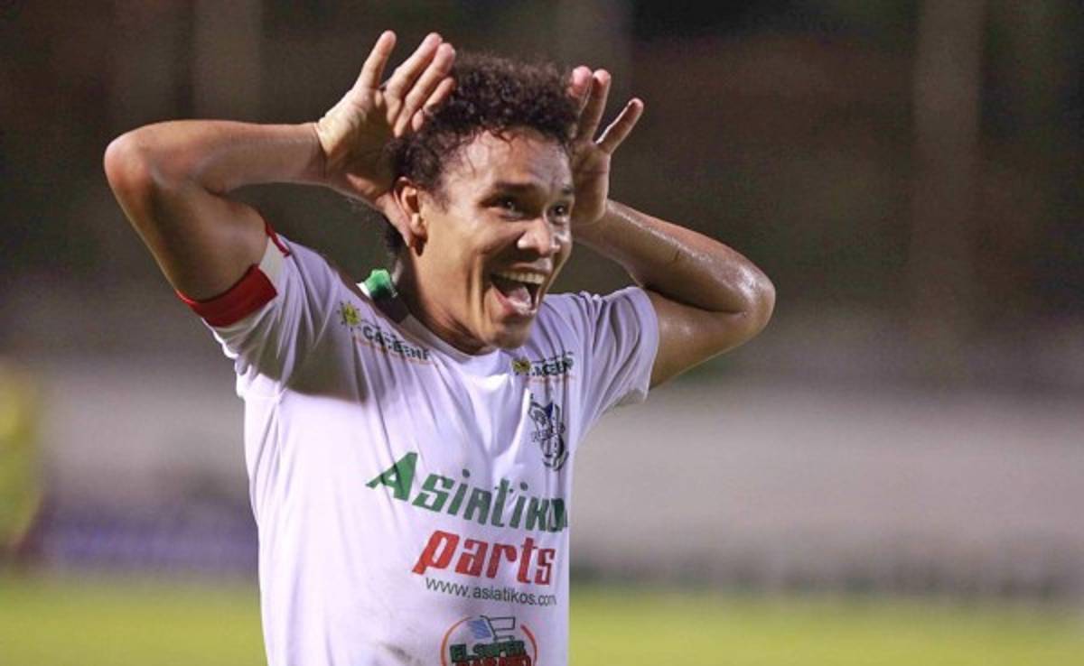 El Victoria sondeó al mediocampista Rambo de León