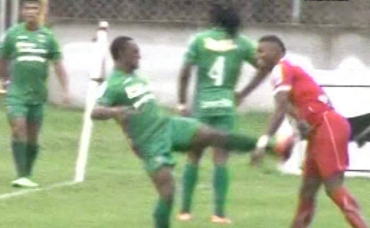 VIDEO: Henry Martínez quiso sacar provecho y 'arma su show'