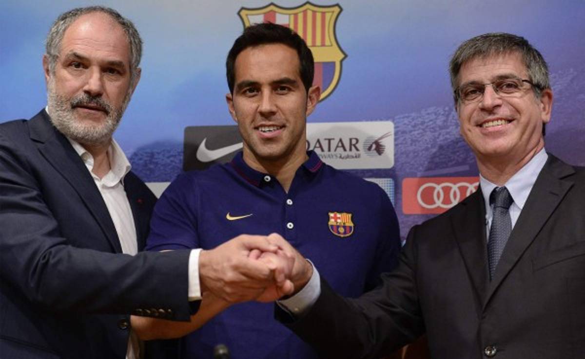 Claudio Bravo: 'Los tres porteros partimos desde cero'